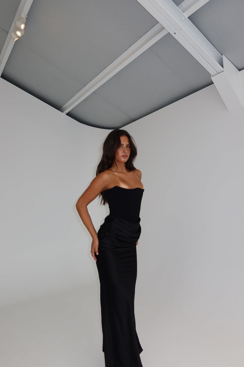 Issa - Sexy Velvet Cut Dress