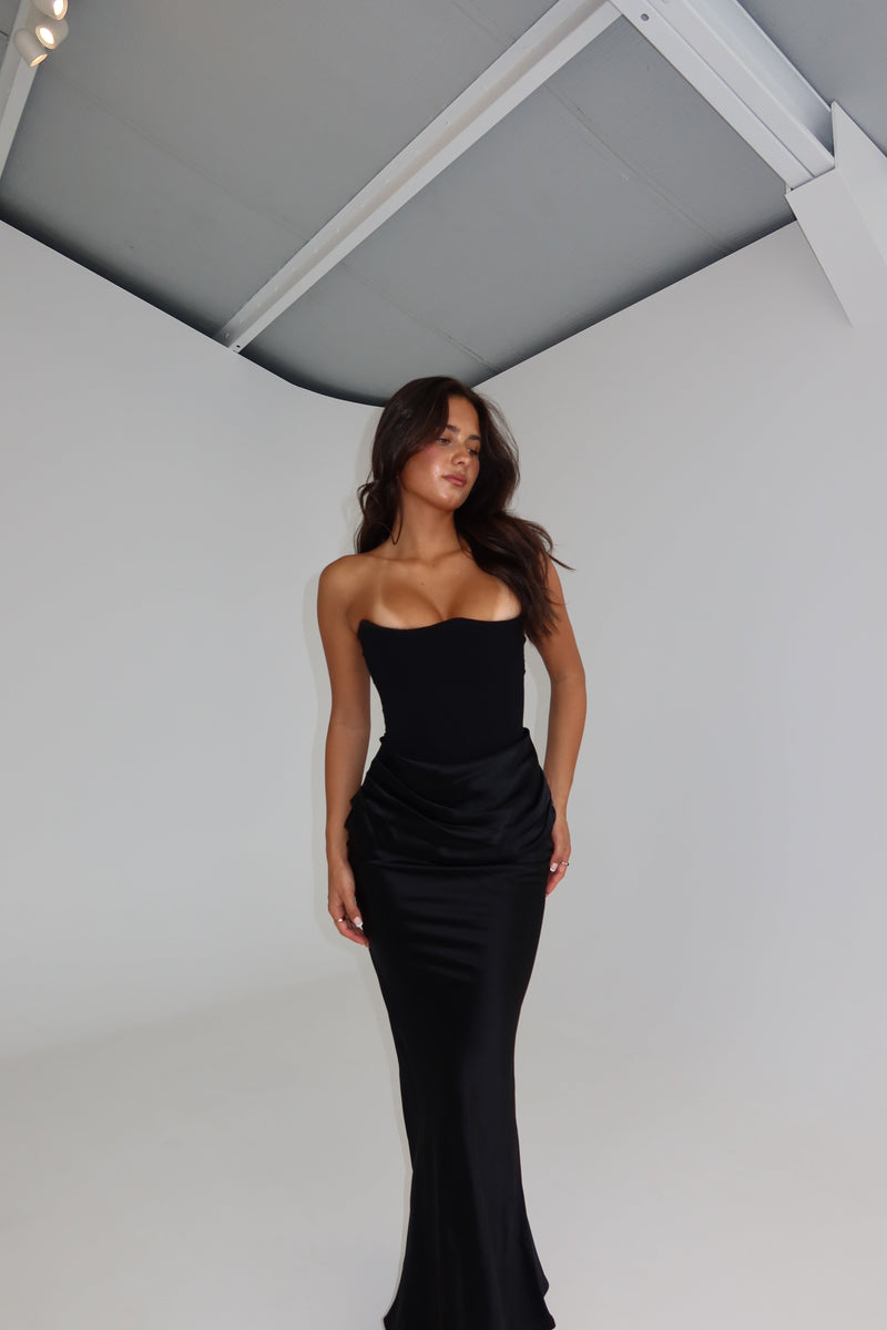 Issa - Sexy Velvet Cut Dress