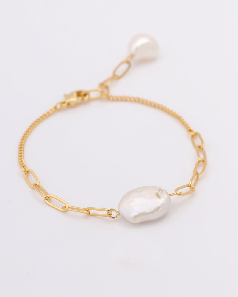 Perrie Pearl Gold Chain Bracelet