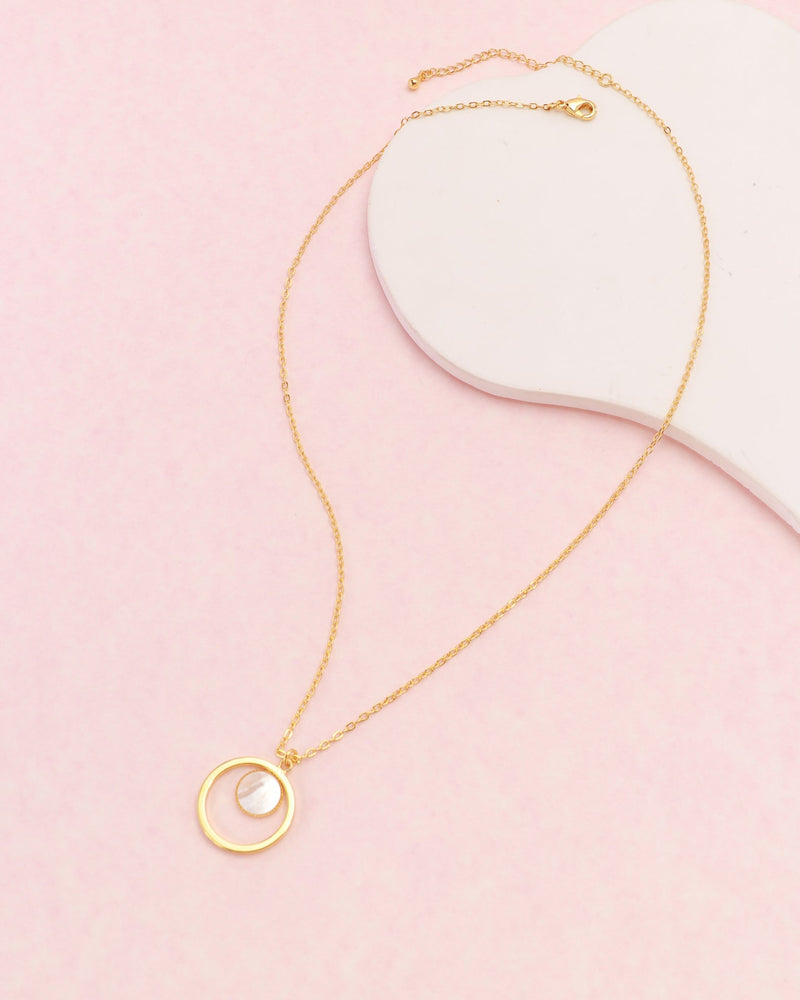 Perla Gold Circle Shell Pendant Necklace