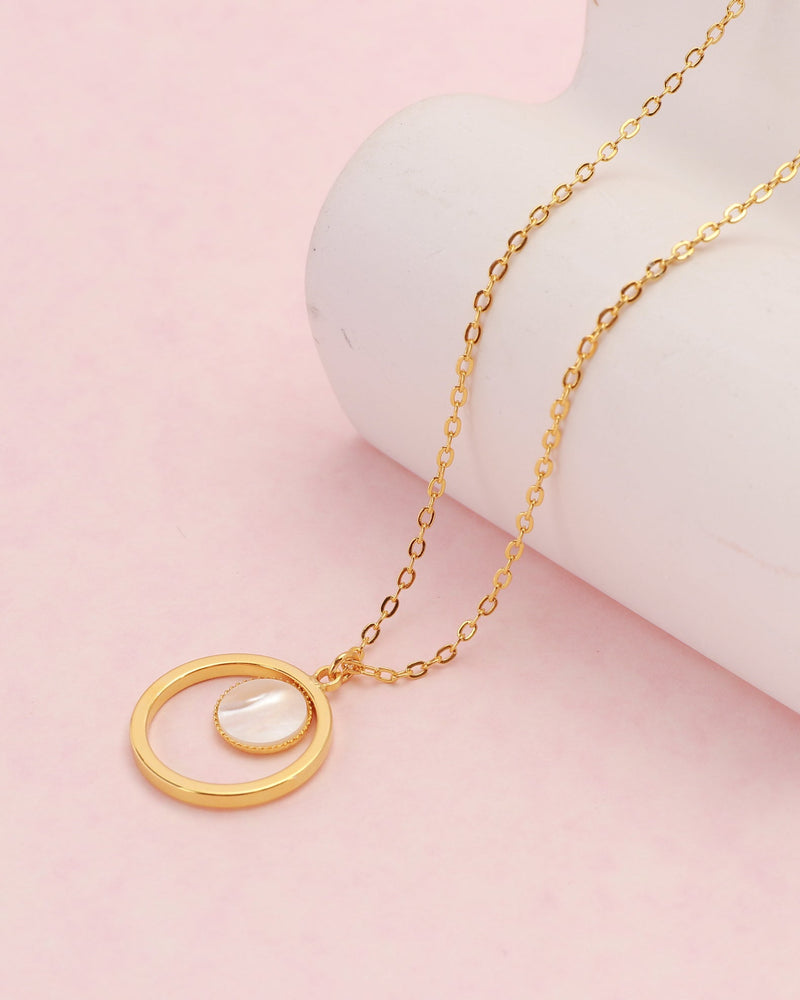 Perla Gold Circle Shell Pendant Necklace