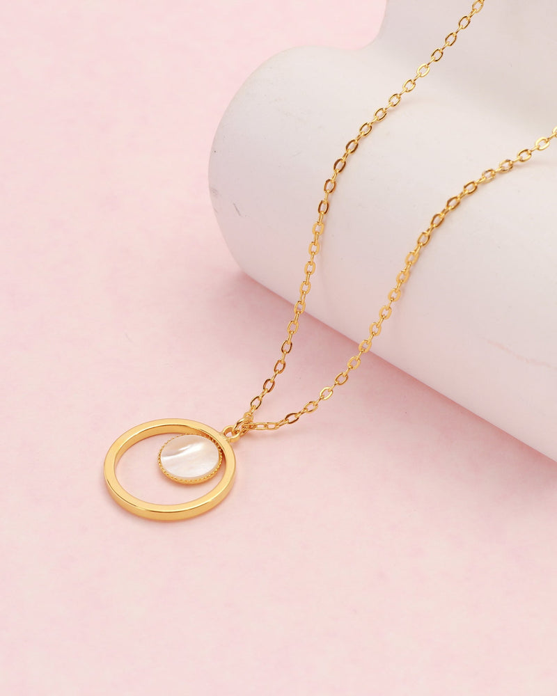 Perla Gold Circle Shell Pendant Necklace