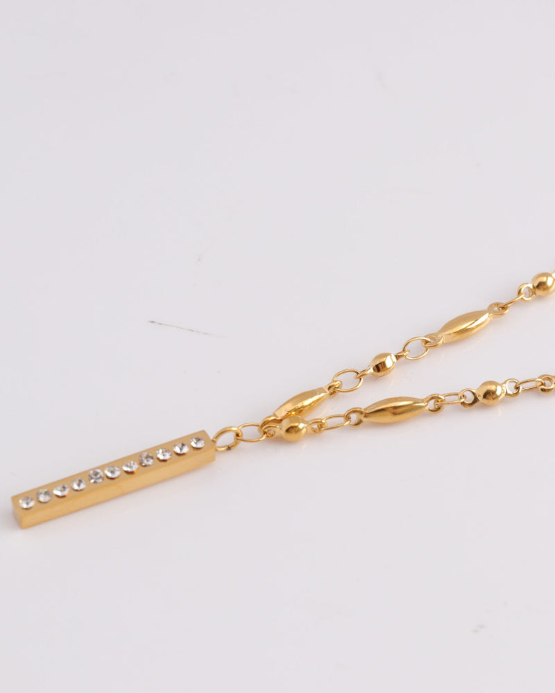 Linne Zirconia Gold Pendant Necklace