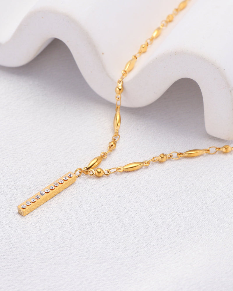 Linne Zirconia Gold Pendant Necklace
