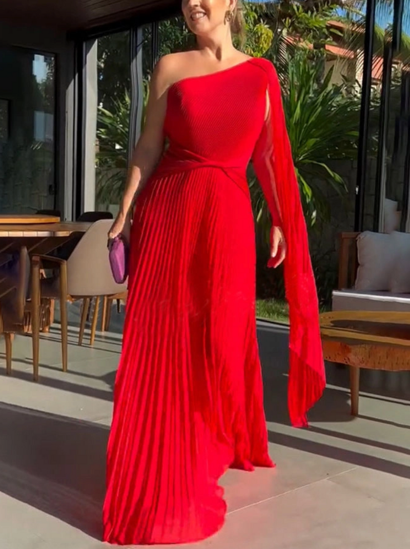 Lucy - Elegant Flowing Pleated Dress