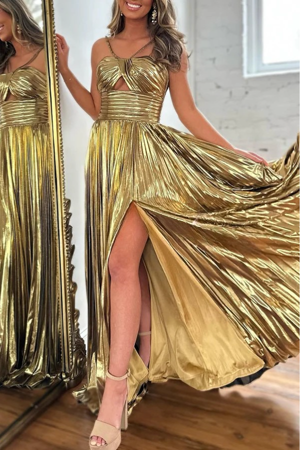 Queen - Metallic Fabric Pleated Dress