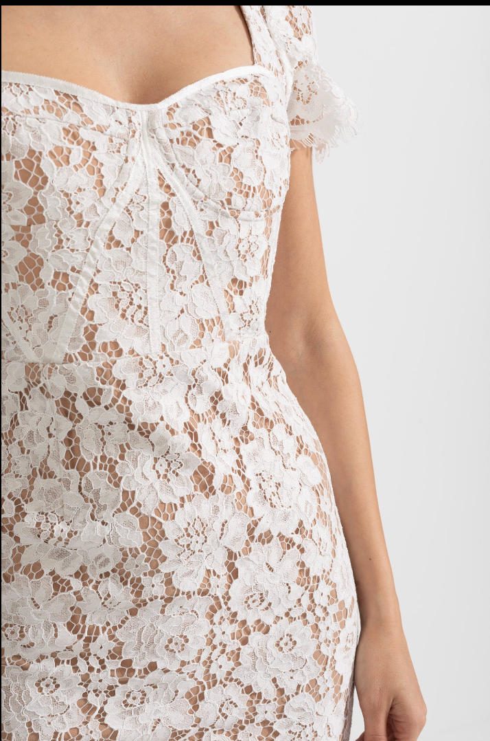 Naiselle - Short Sleeved Lace Dress
