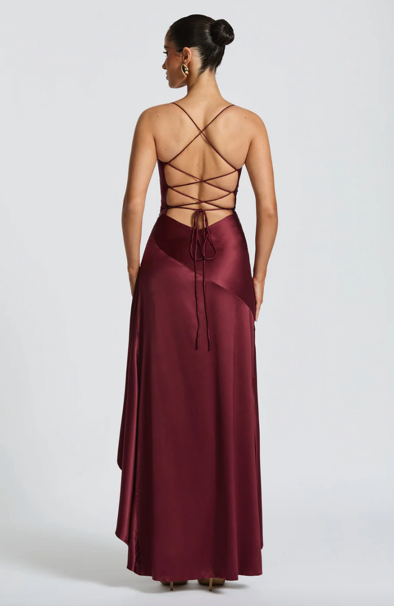Samira - Elegant Queen Maxi Dress