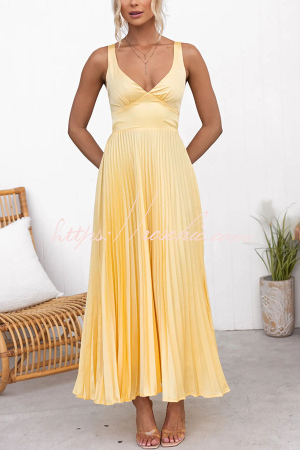 Soleil - Stunning Pleated Maxi Dress