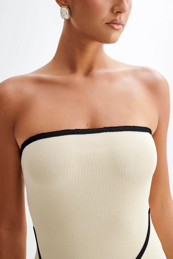 Zoë - Elegant Sleeveless Dress
